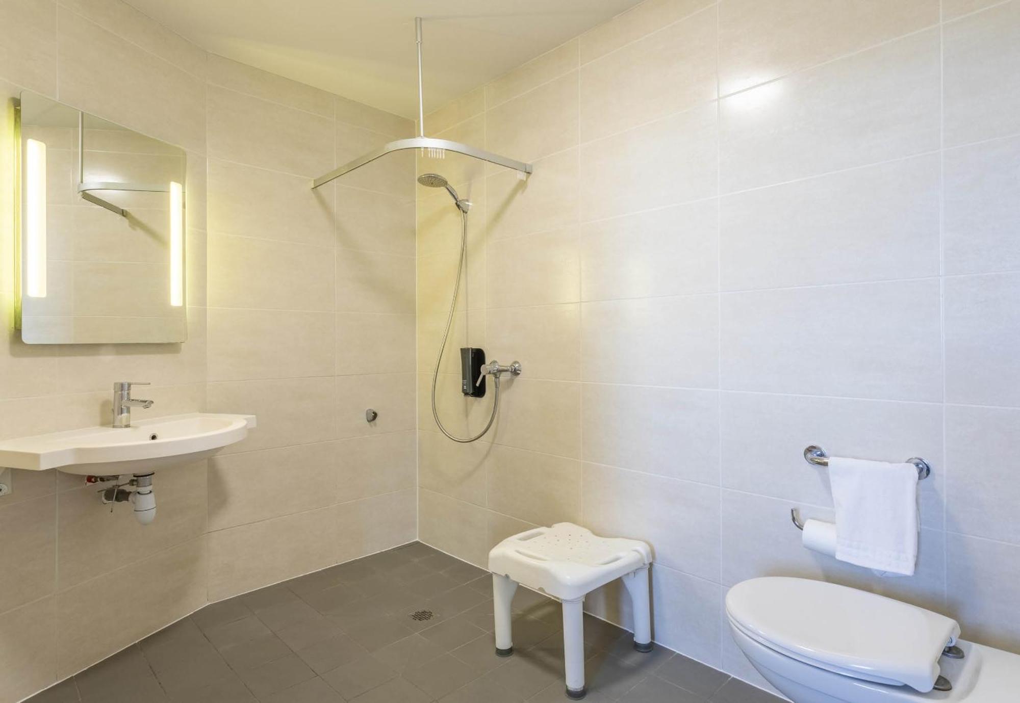 B&B Hotel Marseille Les Ports Εξωτερικό φωτογραφία