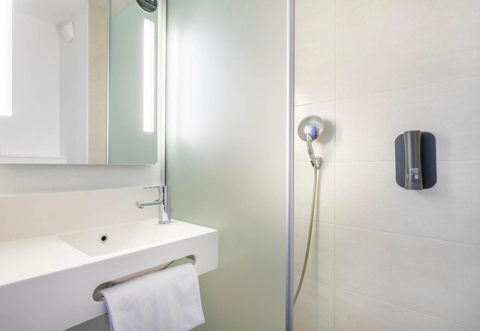 B&B Hotel Marseille Les Ports Εξωτερικό φωτογραφία