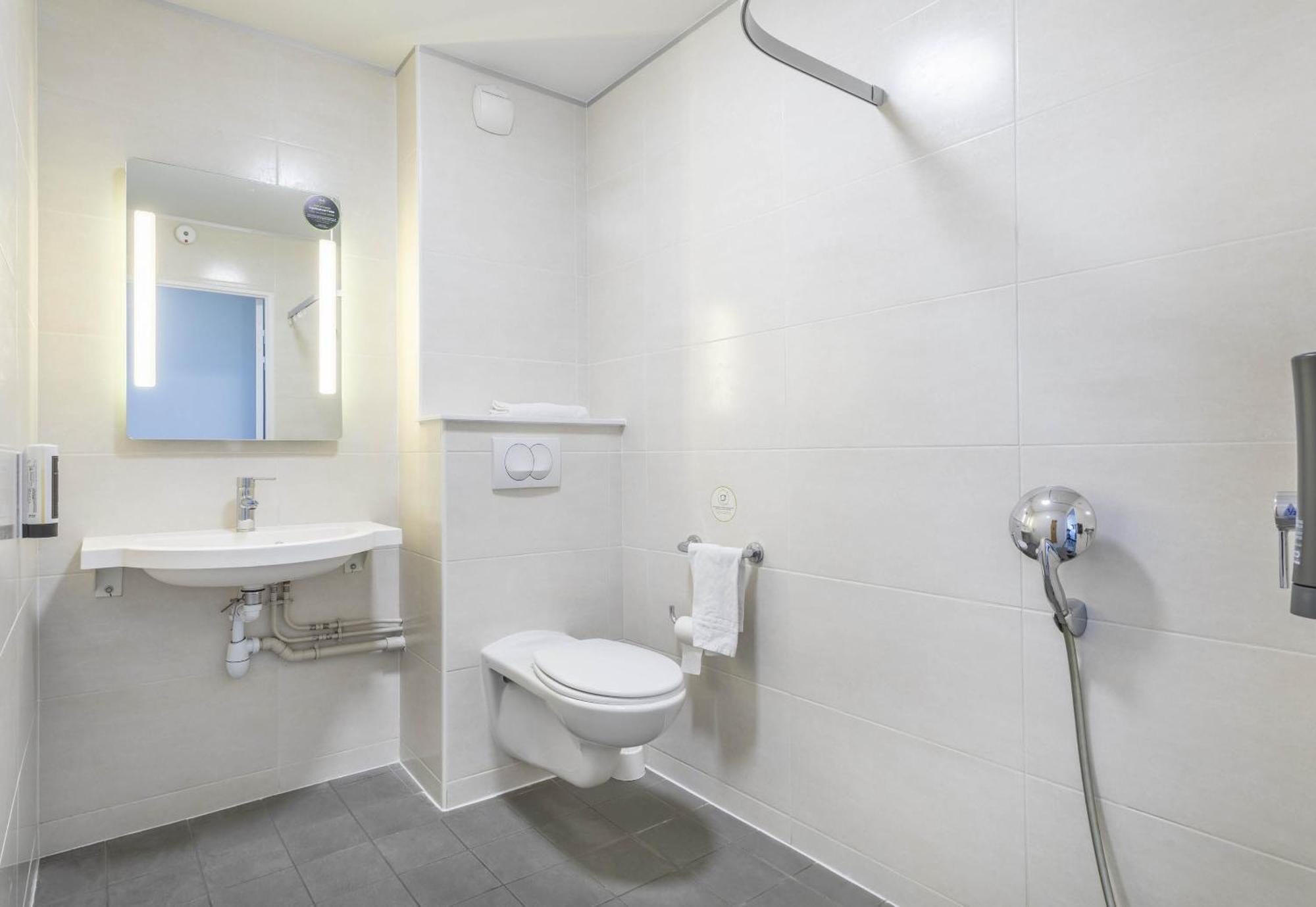 B&B Hotel Marseille Les Ports Εξωτερικό φωτογραφία